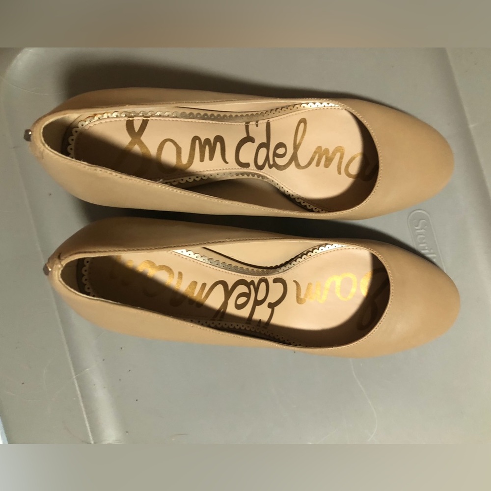 Tan heels